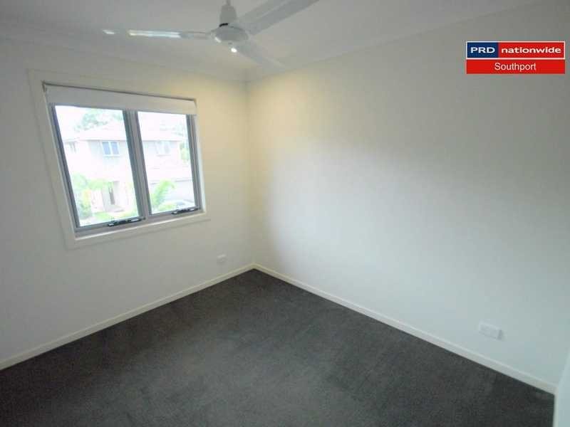 2/16-18 Geoff Wolter Drive West, Molendinar QLD 4214