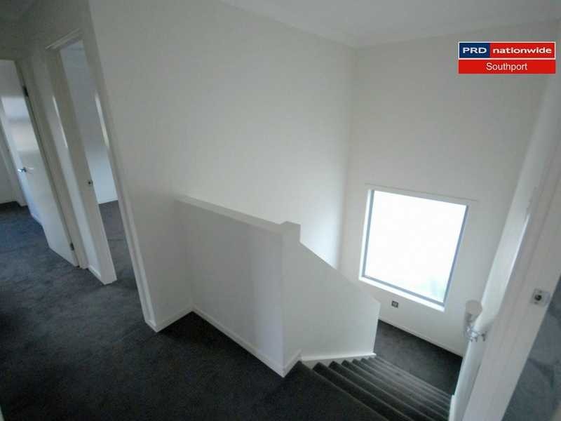 2/16-18 Geoff Wolter Drive West, Molendinar QLD 4214