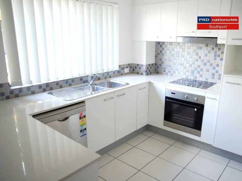 Unit 6/15-17 Lloyd Street, Southport QLD 4215