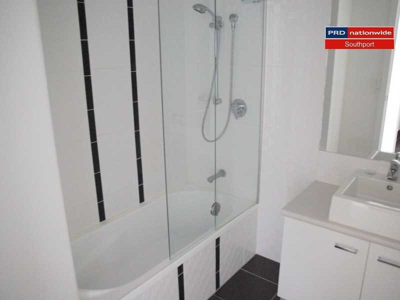 Unit 6/15-17 Lloyd Street, Southport QLD 4215