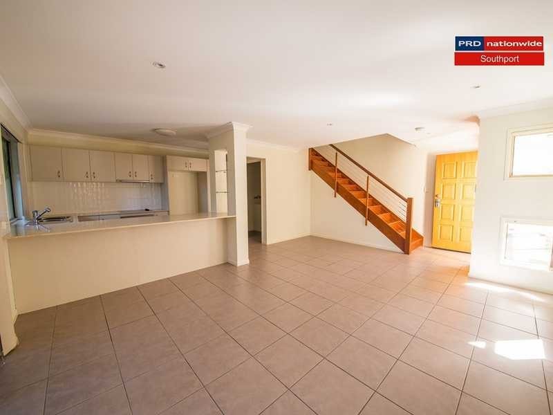 1/32-34 Margaret Street, Southport QLD 4215