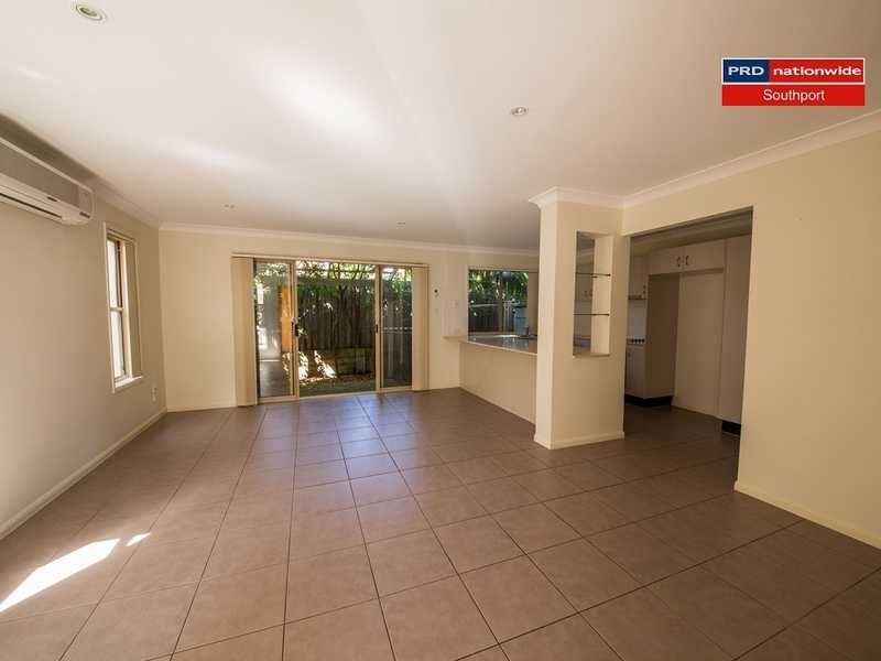 1/32-34 Margaret Street, Southport QLD 4215