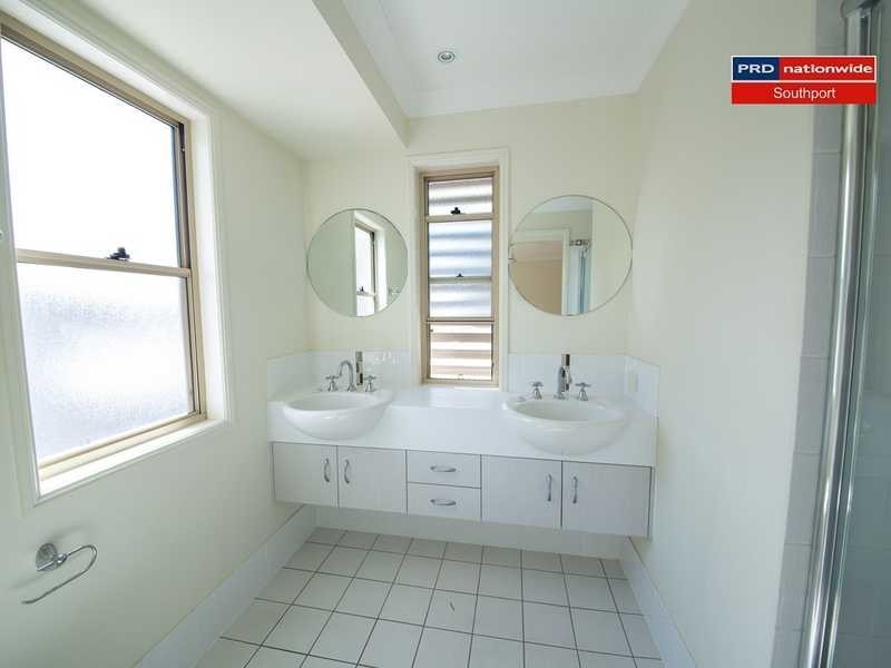 1/32-34 Margaret Street, Southport QLD 4215