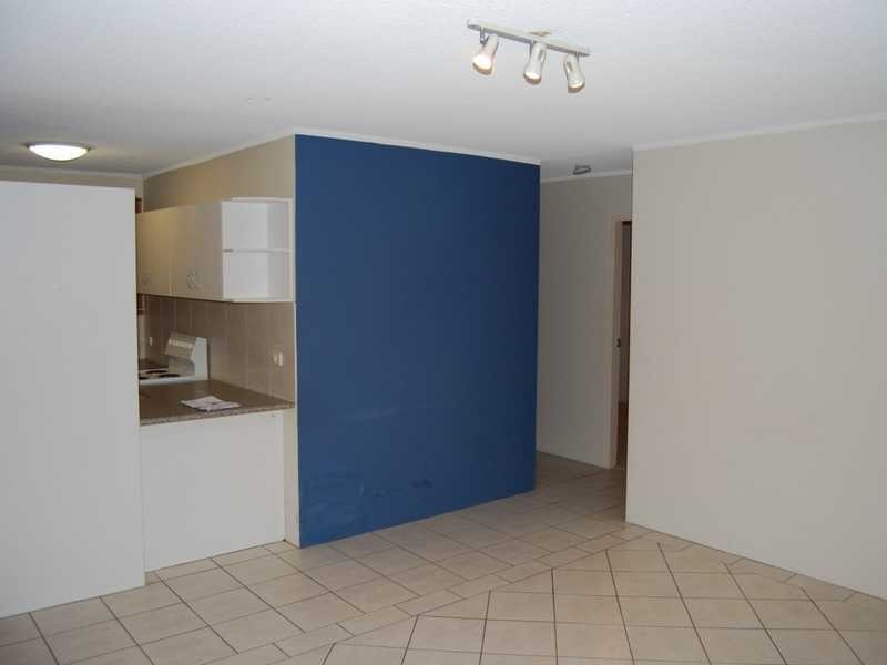 Unit 1/39 Lenneberg, Southport QLD 4215