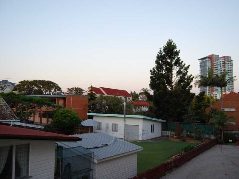 Unit 1/39 Lenneberg, Southport QLD 4215