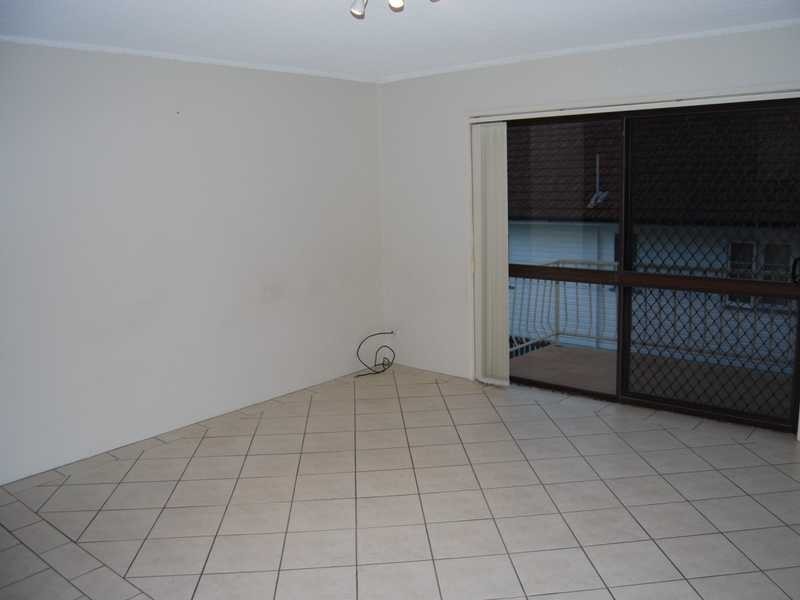 Unit 1/39 Lenneberg, Southport QLD 4215