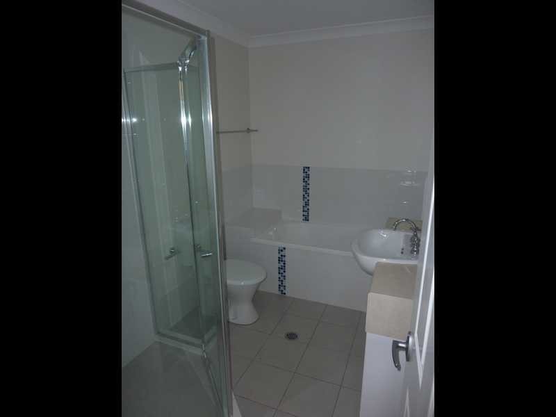 3/100 Imperial Parade, Labrador QLD 4215