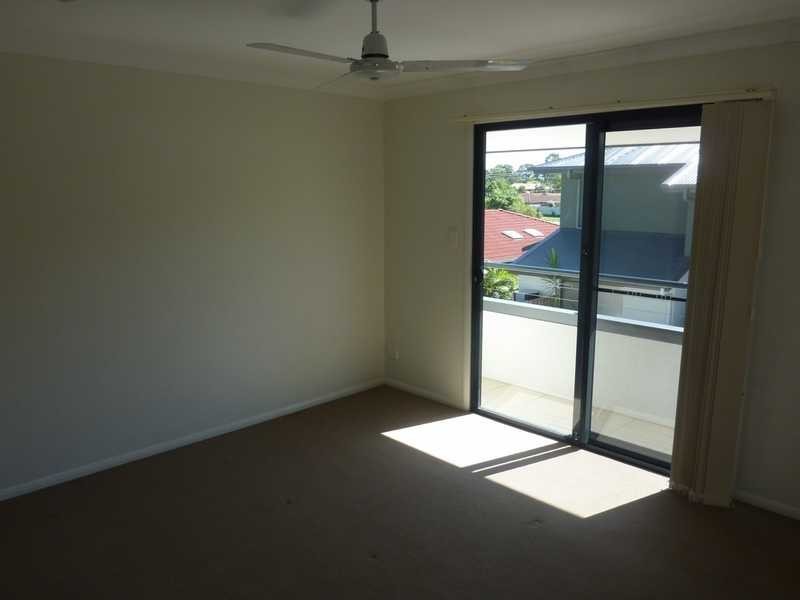 3/100 Imperial Parade, Labrador QLD 4215