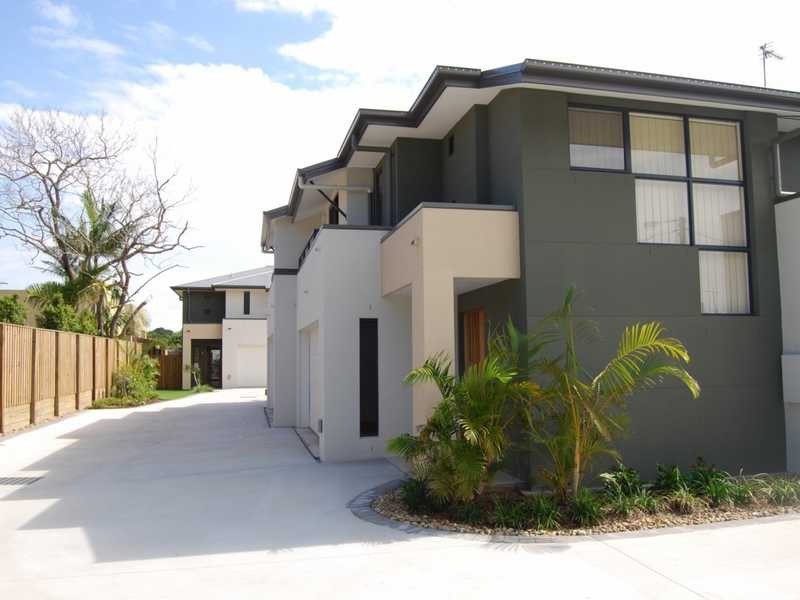 2/100 Imperial Parade, Labrador QLD 4215