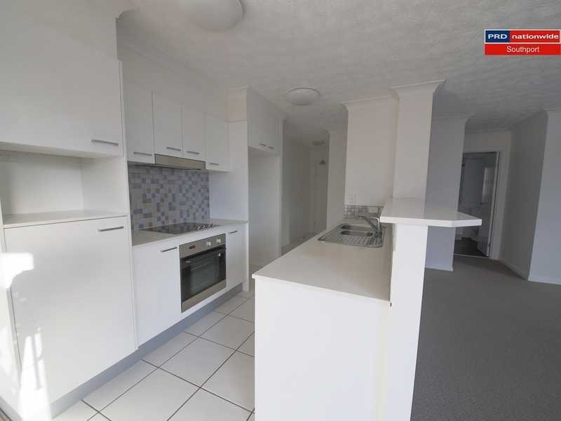 Unit 4/15-17 Lloyd Street, Southport QLD 4215