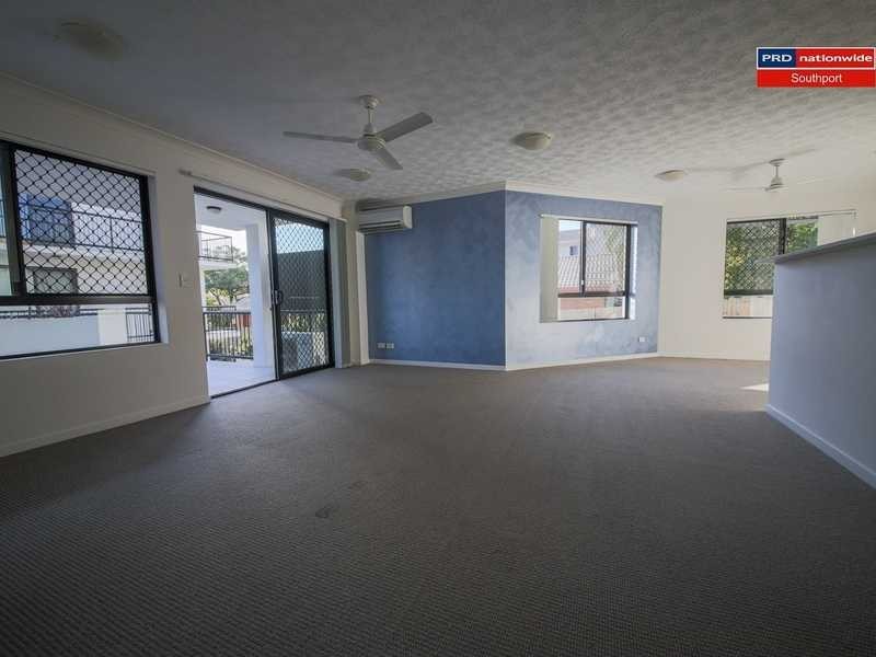 Unit 4/15-17 Lloyd Street, Southport QLD 4215