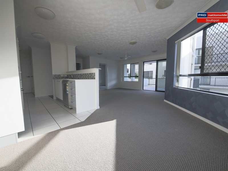 Unit 4/15-17 Lloyd Street, Southport QLD 4215