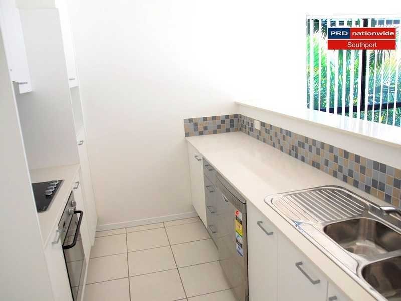 Unit 10/15-17 Lloyd Street, Southport QLD 4215
