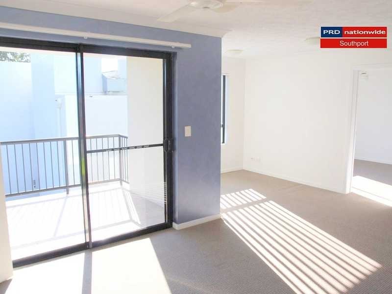 Unit 10/15-17 Lloyd Street, Southport QLD 4215