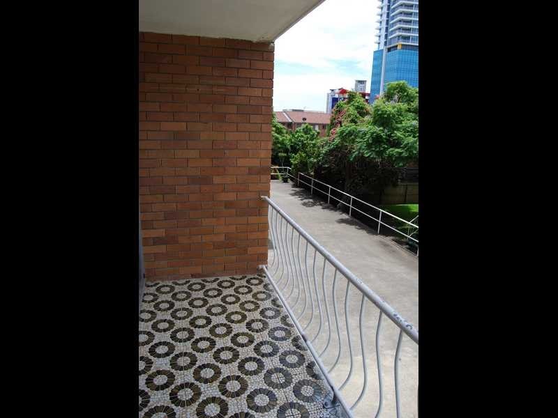 2/25 White Street, Southport QLD 4215