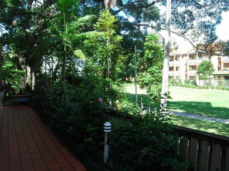 13/61 Bauer Street, Southport QLD 4215