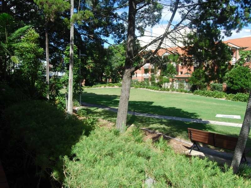 13/61 Bauer Street, Southport QLD 4215