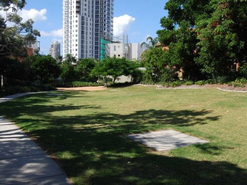 13/61 Bauer Street, Southport QLD 4215