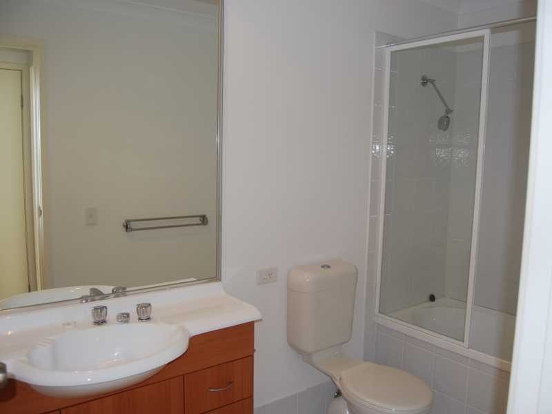 41/24 AMSONIA COURT, Arundel QLD 4214