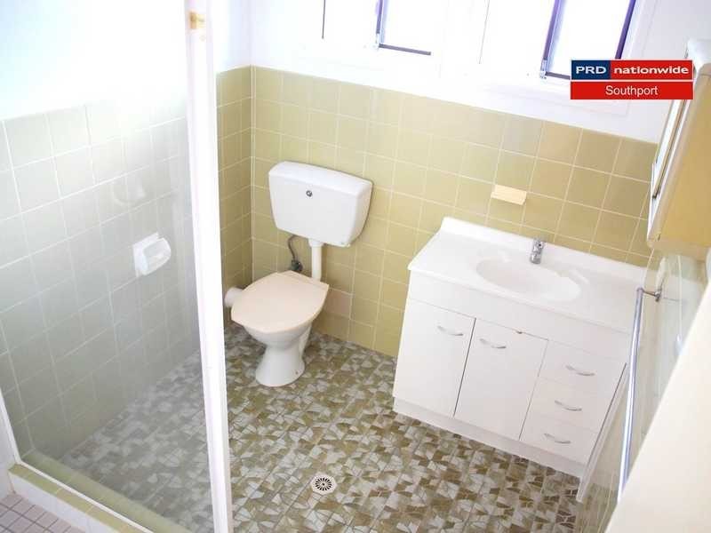 Unit 5/15 Baker Avenue, Labrador QLD 4215