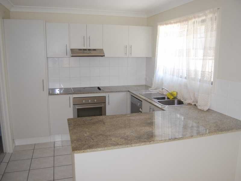 3/9 Government Road, Labrador QLD 4215