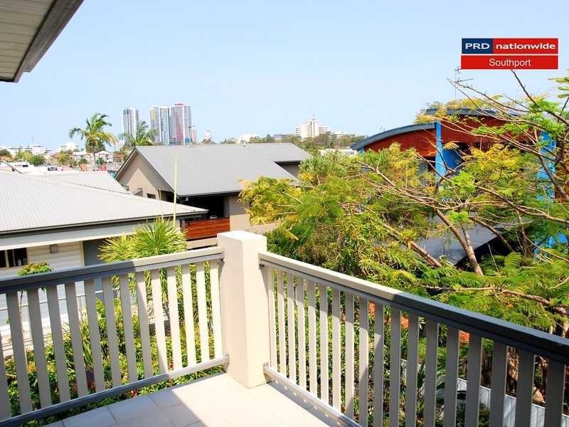 8/4-6 Locke Street, Southport QLD 4215