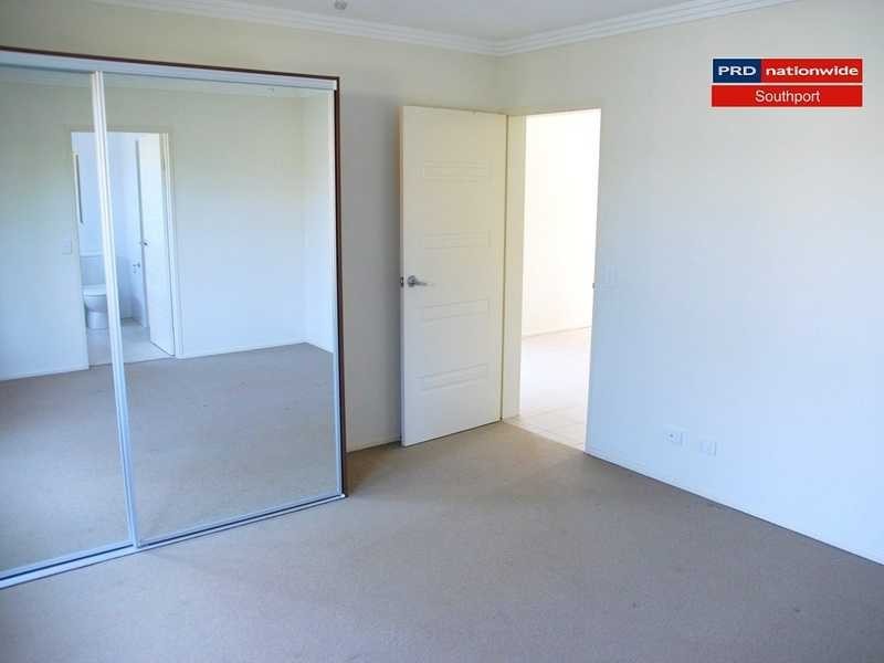 8/4-6 Locke Street, Southport QLD 4215