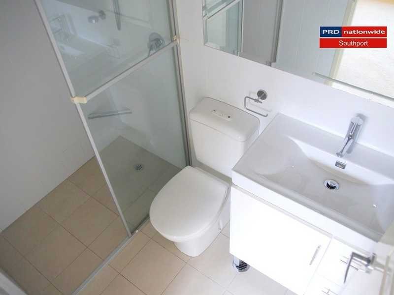 8/4-6 Locke Street, Southport QLD 4215