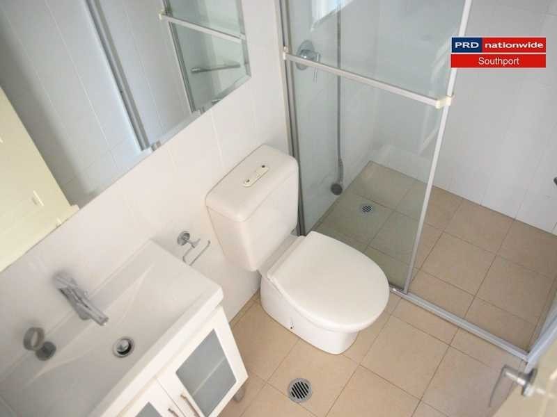 8/4-6 Locke Street, Southport QLD 4215
