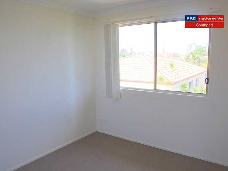 8/4-6 Locke Street, Southport QLD 4215