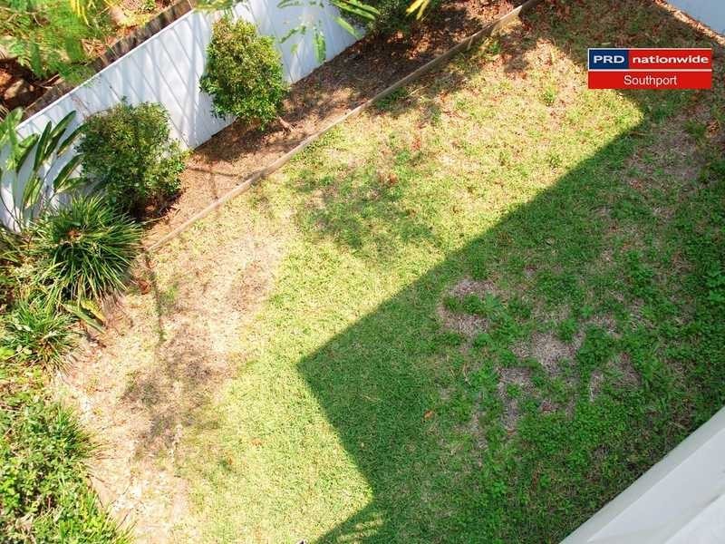 8/4-6 Locke Street, Southport QLD 4215