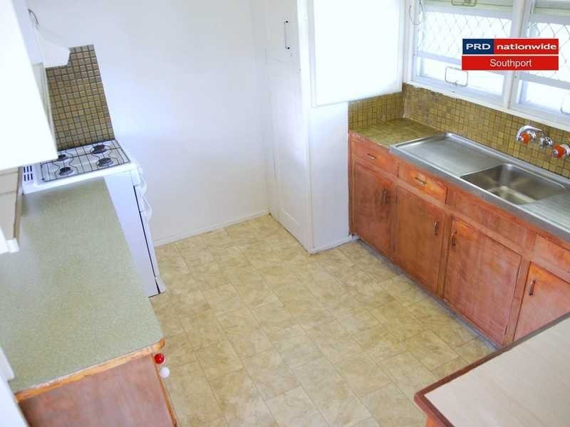 115 Falconer Street, Southport QLD 4215