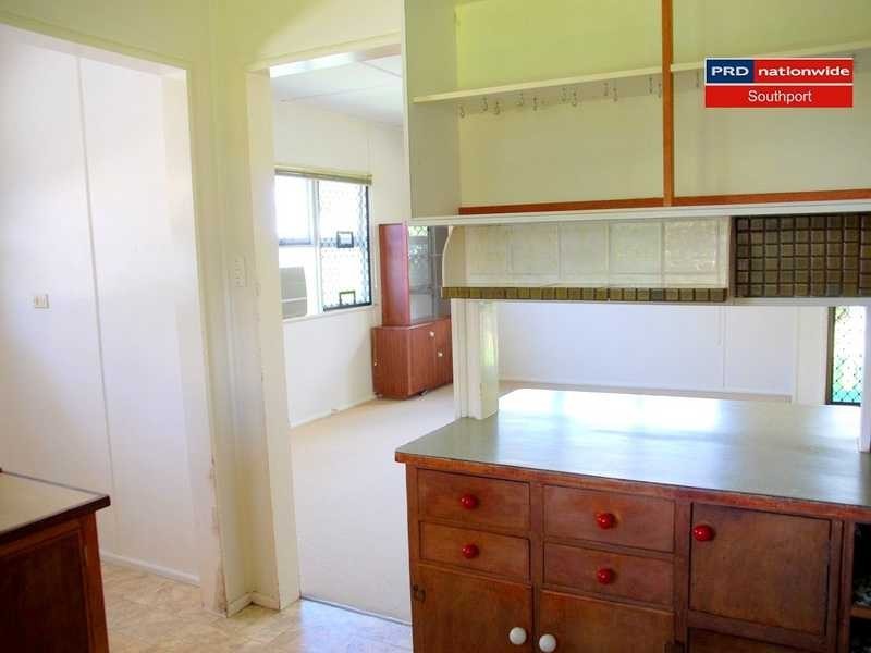 115 Falconer Street, Southport QLD 4215
