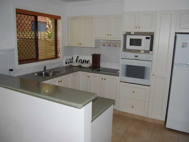 8/65 Benowa Road, Southport QLD 4215