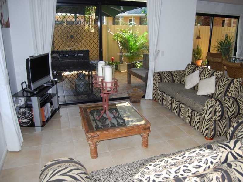 8/65 Benowa Road, Southport QLD 4215