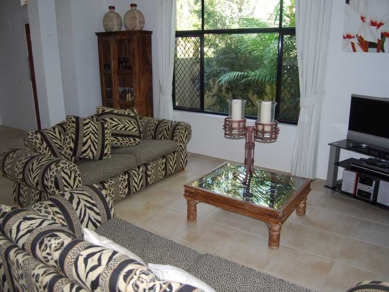 8/65 Benowa Road, Southport QLD 4215