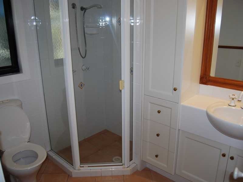 8/65 Benowa Road, Southport QLD 4215