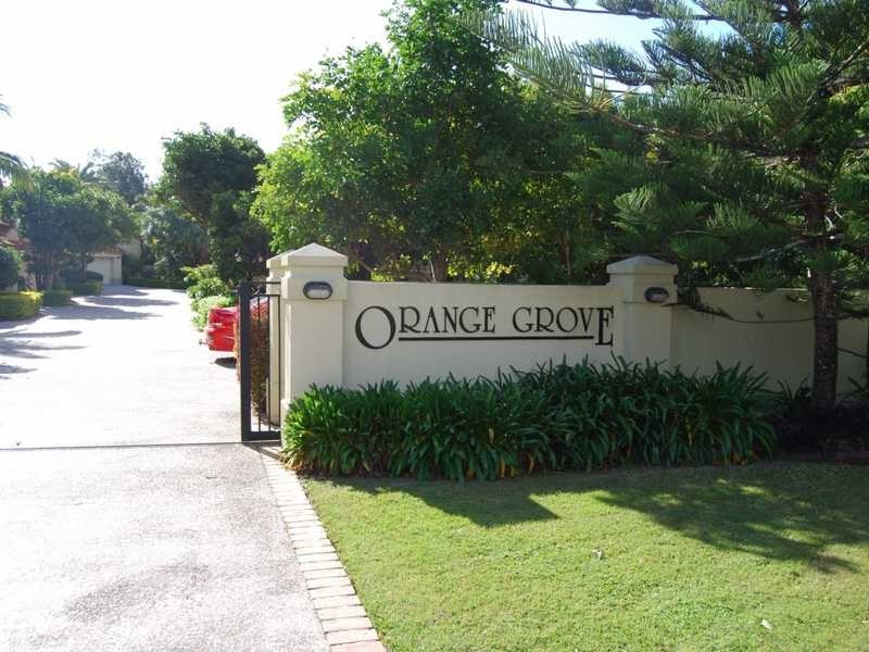 8/65 Benowa Road, Southport QLD 4215