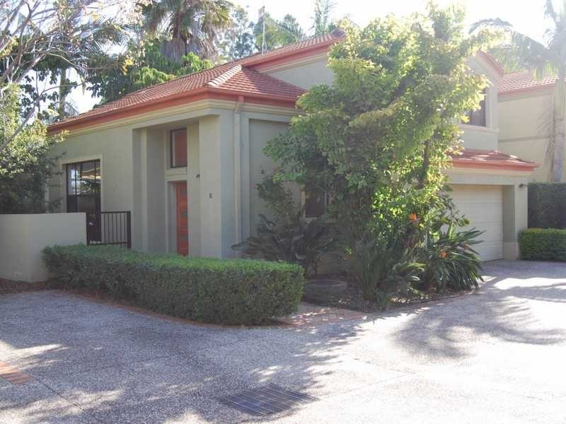 8/65 Benowa Road, Southport QLD 4215