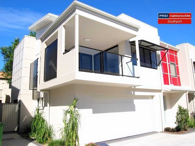 6/35 Harley Street, Labrador QLD 4215