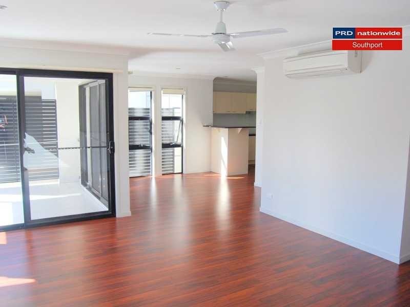 6/35 Harley Street, Labrador QLD 4215