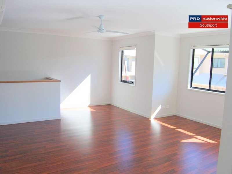 6/35 Harley Street, Labrador QLD 4215