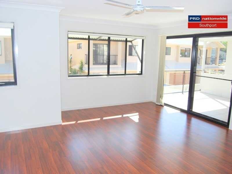 6/35 Harley Street, Labrador QLD 4215