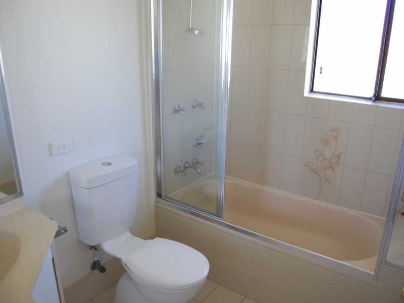 81 Kumbari Close, Southport QLD 4215