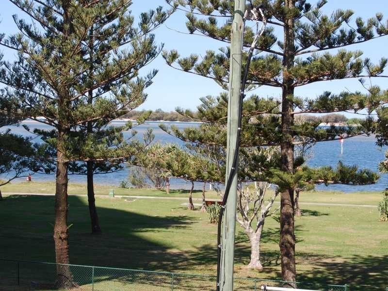 5 / 228 Marine Parade ‘Myuna Lodge’, Labrador QLD 4215