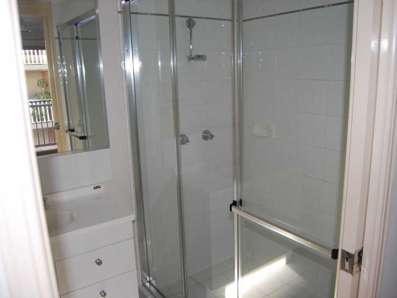 6/25 Walton Street, Southport QLD 4215