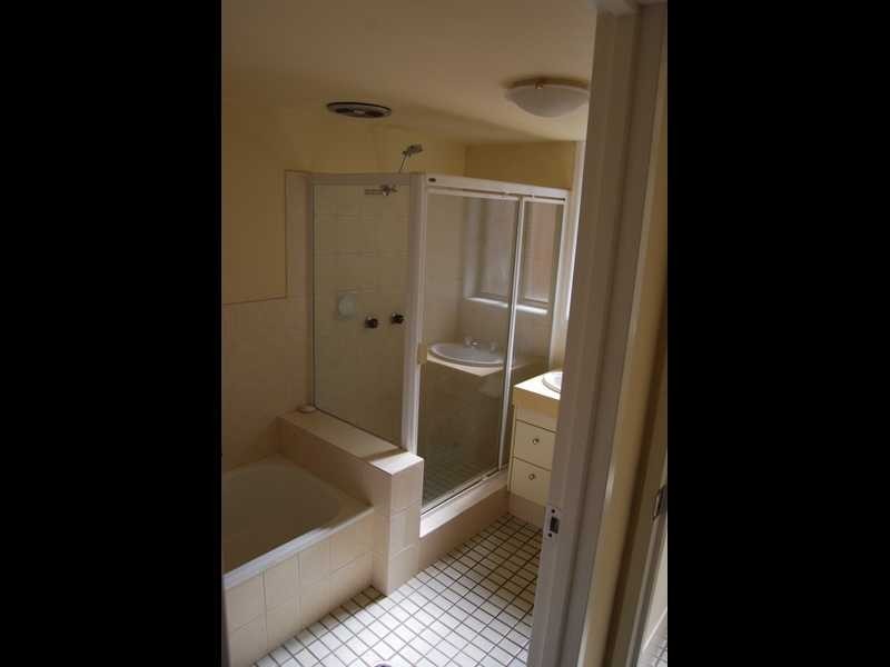 Unit 5/25 Armrick, Broadbeach QLD 4218