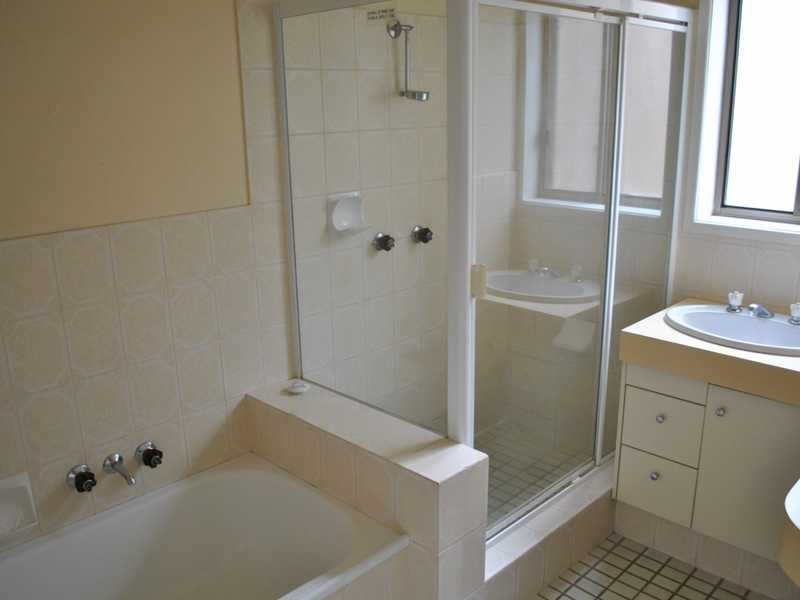 5 / 25 Armrick, Broadbeach QLD 4218