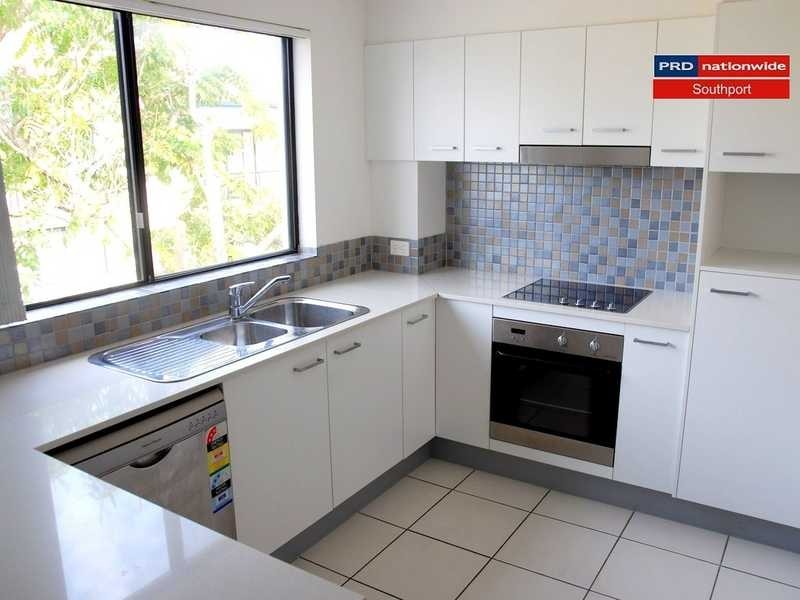 Unit 11/15-17 Lloyd Street, Southport QLD 4215