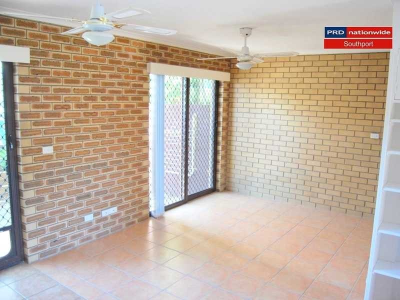 Unit 1/9 Proud, Labrador QLD 4215